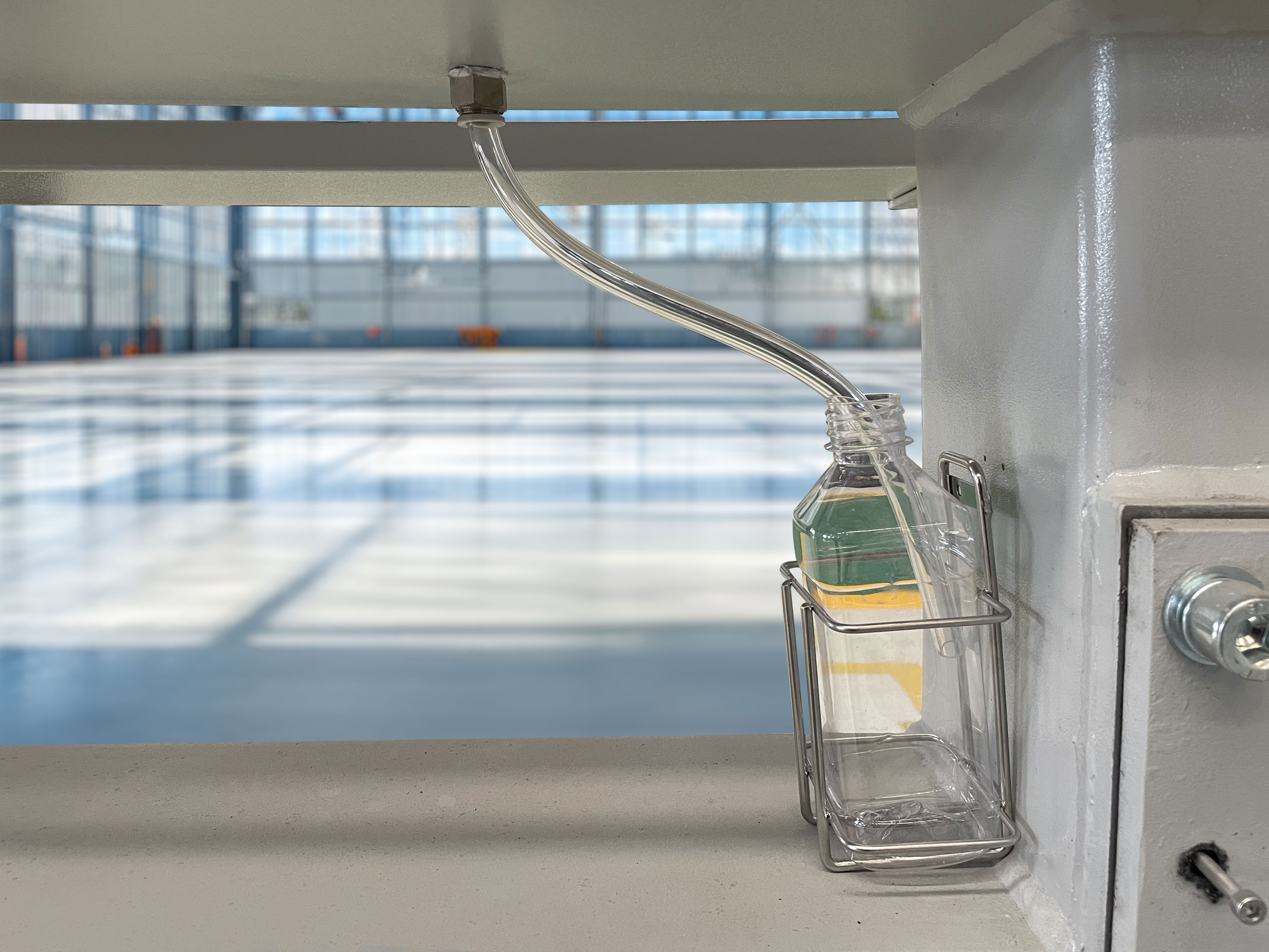 MP-C系列悬臂平台新款漏油孔