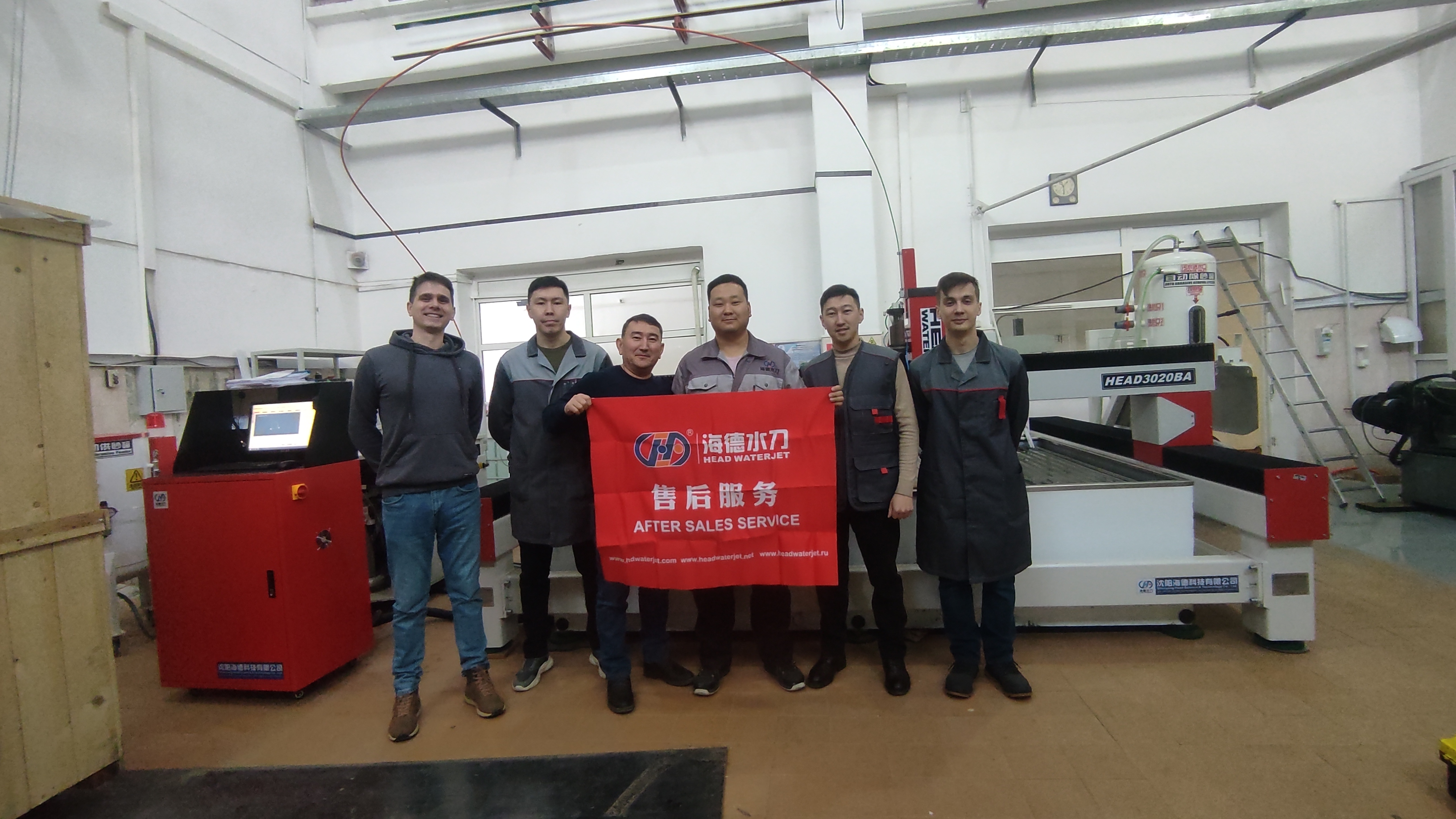 与客户合影 (2)